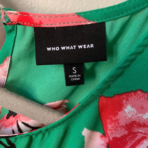 Who What Wear | Floral Tank - Picture 3 of 6